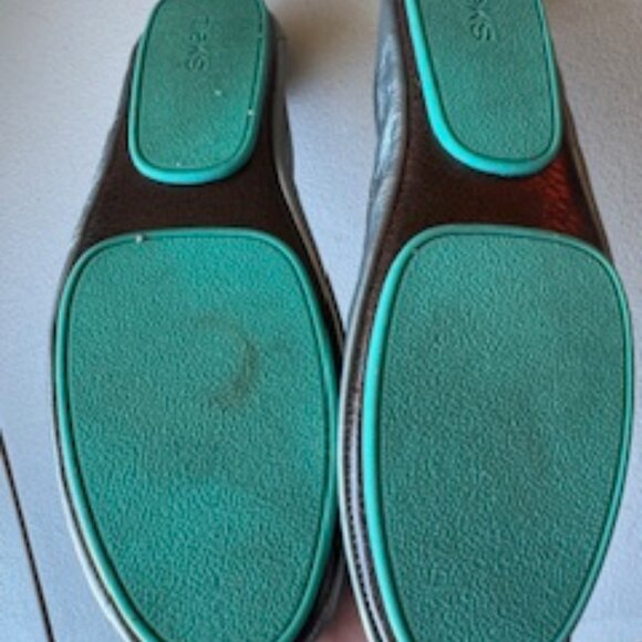 Tieks by Gavrieli Metallic Pewter, Size 11 - Picture 6 of 8